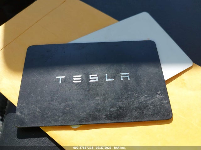 5YJYGDED3MF106127 Tesla Model Y Standard Range