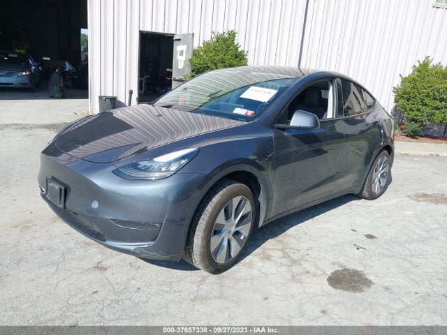 5YJYGDED3MF106127 Tesla Model Y Standard Range