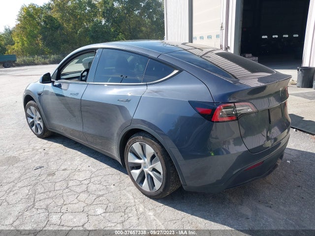 5YJYGDED3MF106127 Tesla Model Y Standard Range