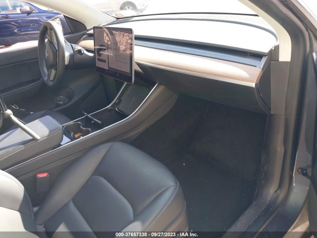 5YJYGDED3MF106127 Tesla Model Y Standard Range