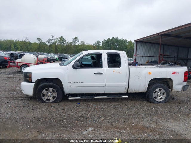 2008 CHEVROLET SILVERADO 1500 LT W/1LT VIN: 2GCEC19CX81214705
