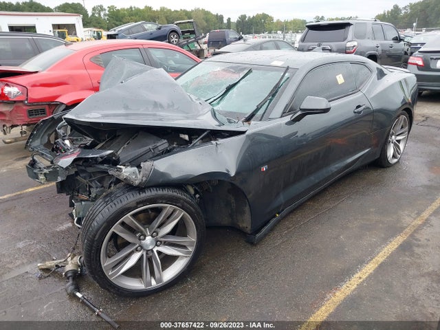 Chevrolet Camaro 1lt 2018 1G1FB1RX9J0156543 Image 2