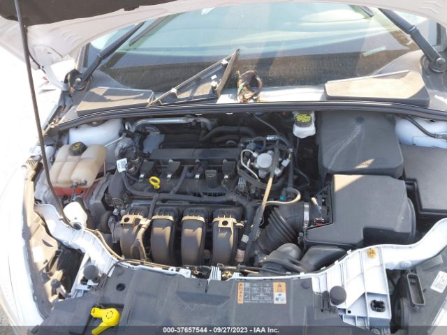 1FADP3F23JL275259 Ford FOCUS SE