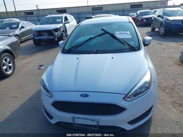 1FADP3F23JL275259 Ford FOCUS SE