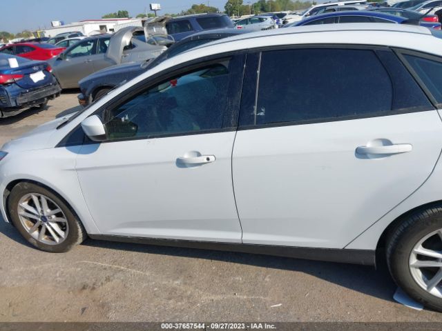 1FADP3F23JL275259 Ford FOCUS SE