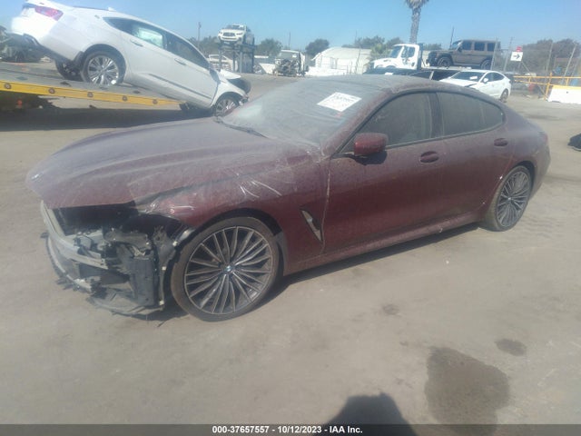 BMW 8 Series 840i 2022 WBAGV2C00NCJ26384 Image 2
