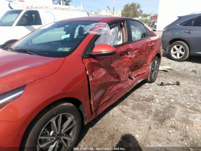 3KPF24AD1PE582155 KIA Forte Lxs