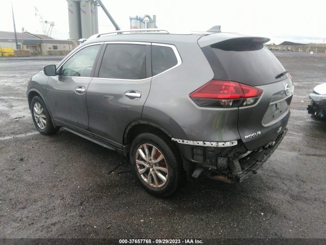 2018 NISSAN ROGUE SV VIN: KNMAT2MV1JP606350