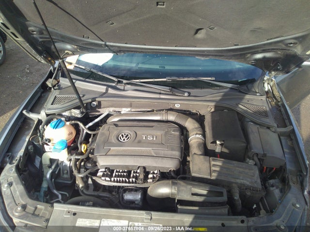 1VWAT7A31FC104143 Volkswagen Passat 1.8t Limited Edition