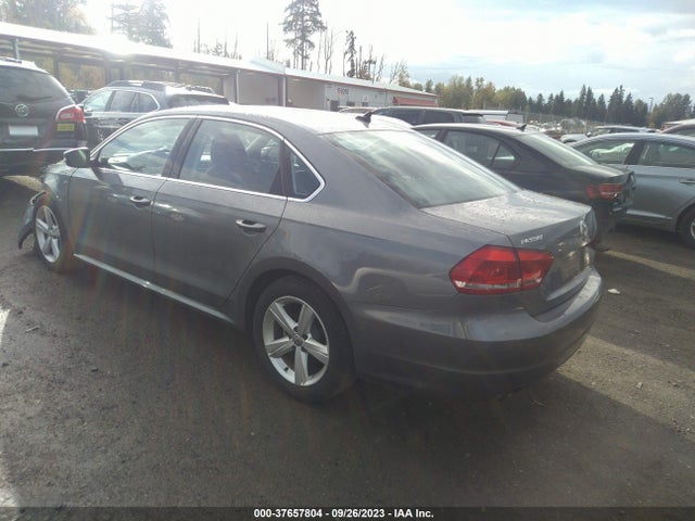 1VWAT7A31FC104143 Volkswagen Passat 1.8t Limited Edition