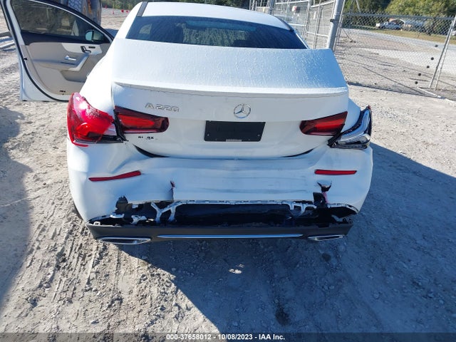 W1K3G4EBXLW045657 Mercedes-Benz A-class A 220