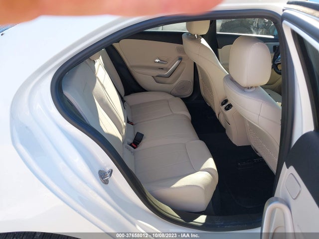 W1K3G4EBXLW045657 Mercedes-Benz A-class A 220