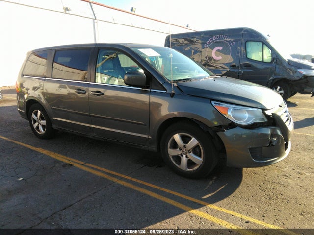 2010 VOLKSWAGEN ROUTAN SE VIN: 2V4RW3D19AR323079