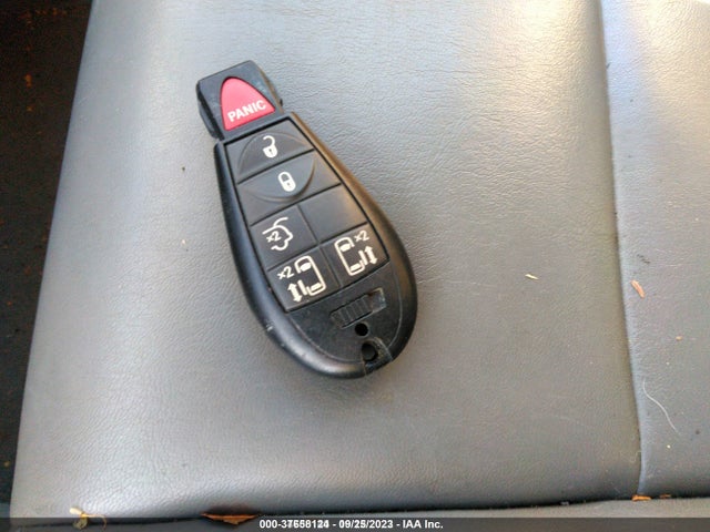 2010 VOLKSWAGEN ROUTAN SE VIN: 2V4RW3D19AR323079