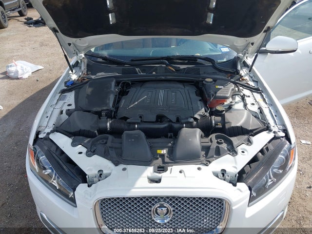 2013 JAGUAR XF SAJWA0HE8DMS72383 Photo 9