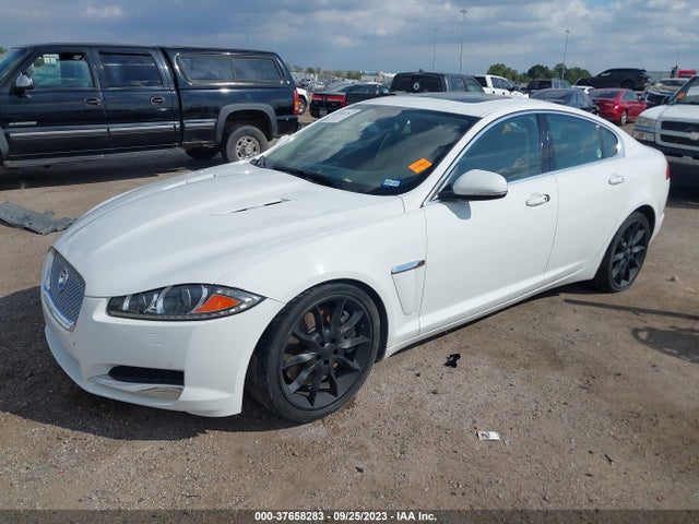 2013 JAGUAR XF SAJWA0HE8DMS72383 Photo 1