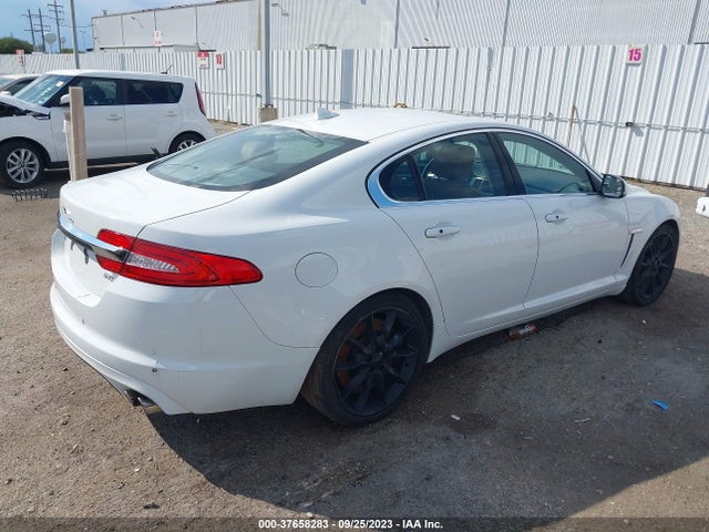 2013 JAGUAR XF SAJWA0HE8DMS72383 Photo 3