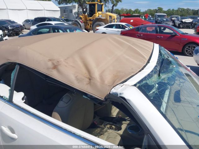 2014 VOLKSWAGEN BEETLE CONVERTIBLE 3VW5L7ATXEM805469 Photo 5