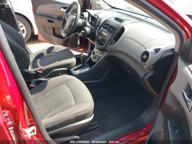 Chevrolet SONIC LT 2014 1G1JC6SH8E4153526 Image 5