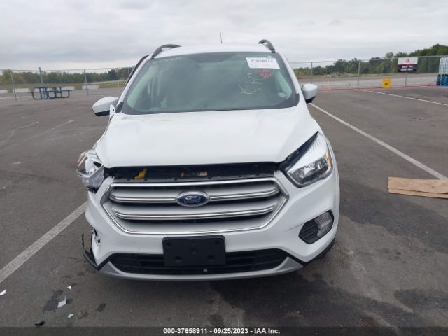 1FMCU9GDXJUB82312 Ford ESCAPE SE