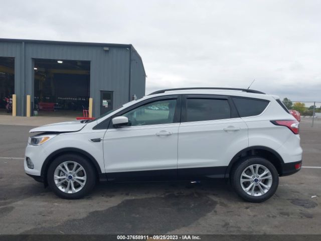 1FMCU9GDXJUB82312 Ford ESCAPE SE