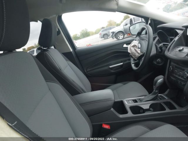 1FMCU9GDXJUB82312 Ford ESCAPE SE
