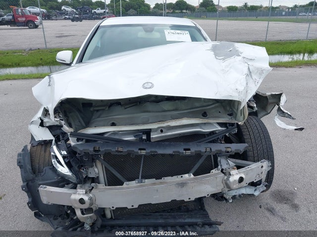 55SWF4JB6GU100128 Mercedes-Benz C-class C 300