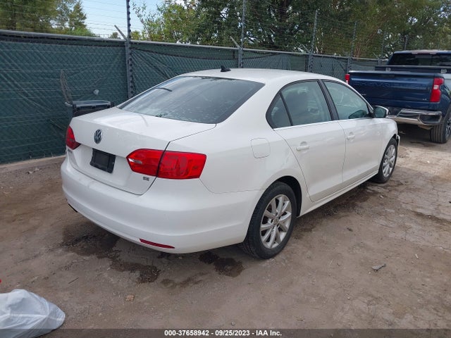 3VWD07AJ9EM384198 Volkswagen Jetta Sedan Se W/connectivity