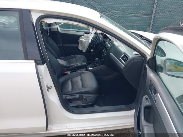3VWD07AJ9EM384198 Volkswagen Jetta Sedan Se W/connectivity