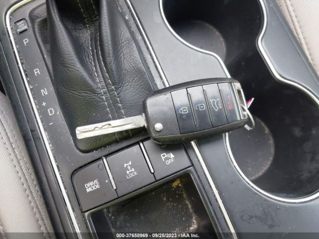 5XYPGDA52HG336475 KIA Sorento Lx V6