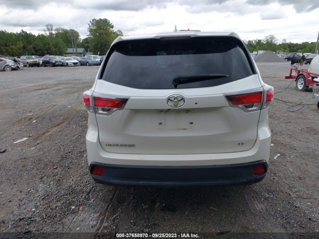Toyota Highlander Le 2016 5TDZKRFH7GS155395 Image 8