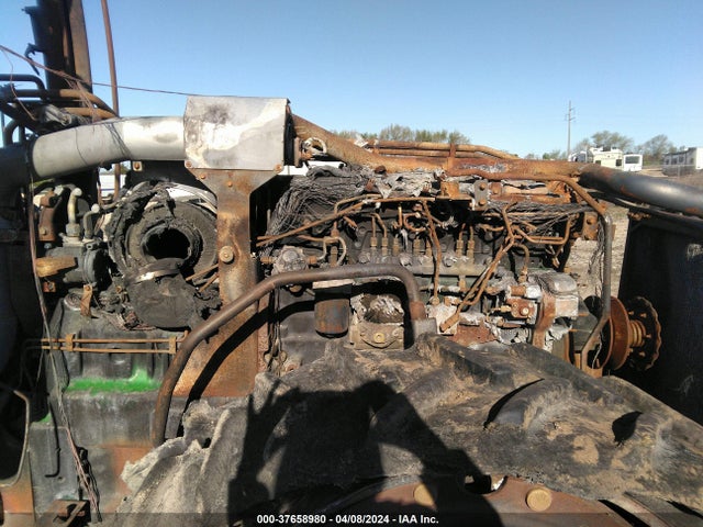 37658980 :رقم المزاد ، 1RW8320RPAP008410 vin ، 2010 John Deere 8320r Tractor مزاد بيع
