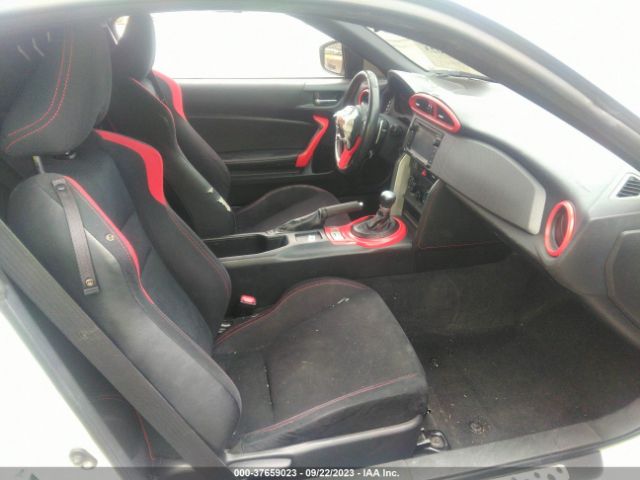 JF1ZNAA1XF8704485 Scion FR-S