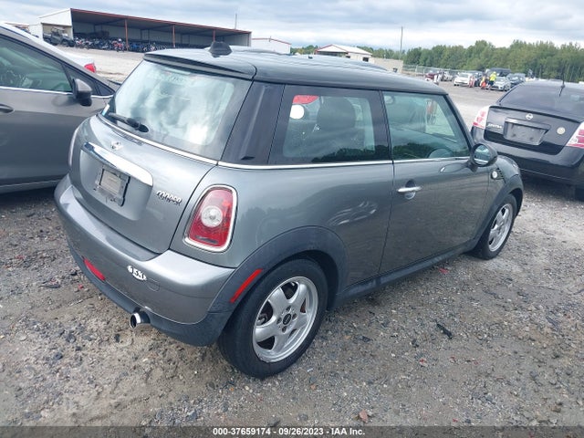 2010 MINI COOPER HARDTOP WMWMF3C57ATU78423 Photo 3