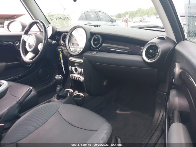 2010 MINI COOPER HARDTOP WMWMF3C57ATU78423 Photo 4