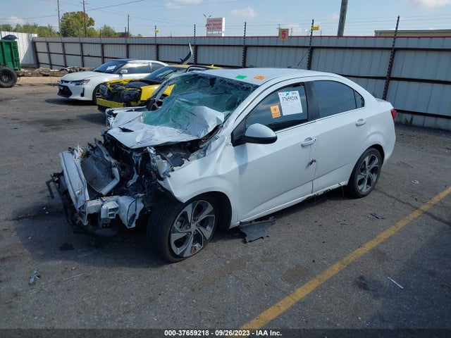 Chevrolet Sonic Premier Auto 2018 1G1JF5SB6J4106020 Image 2