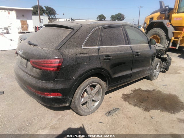 WA1BFCFS4FR011938 Audi Q3 2.0t Premium Plus