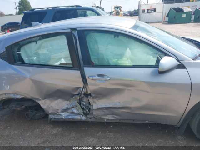 3CZRU5H39JG700985 Honda HR-V LX