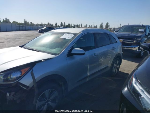 KNDCB3LCXJ5209961 KIA NIRO LX
