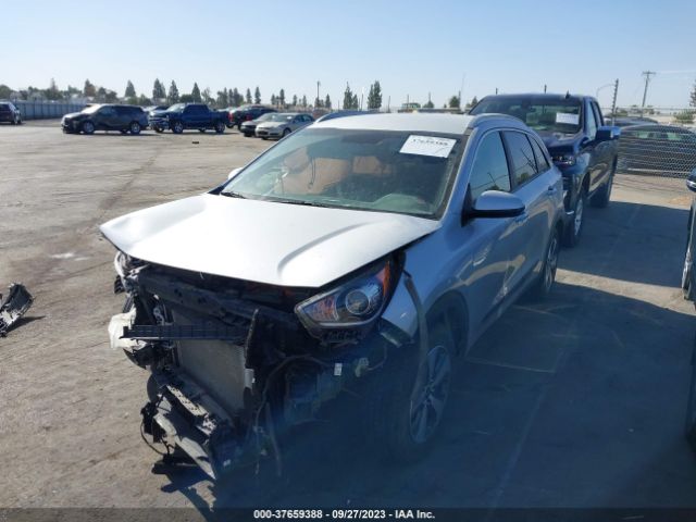 KNDCB3LCXJ5209961 KIA NIRO LX