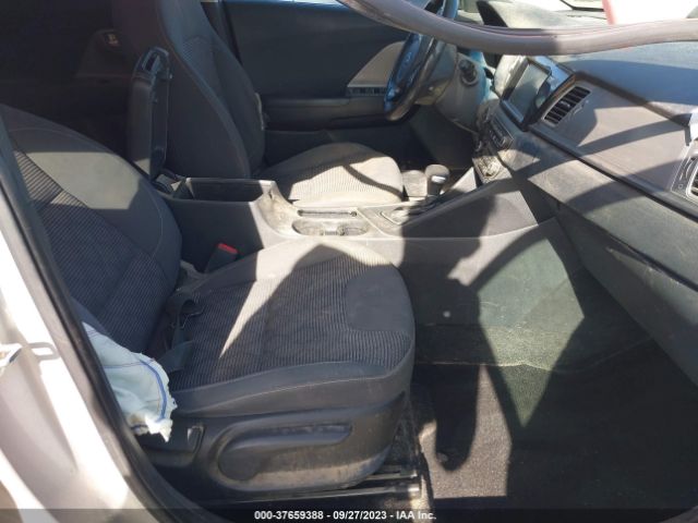 KNDCB3LCXJ5209961 KIA NIRO LX