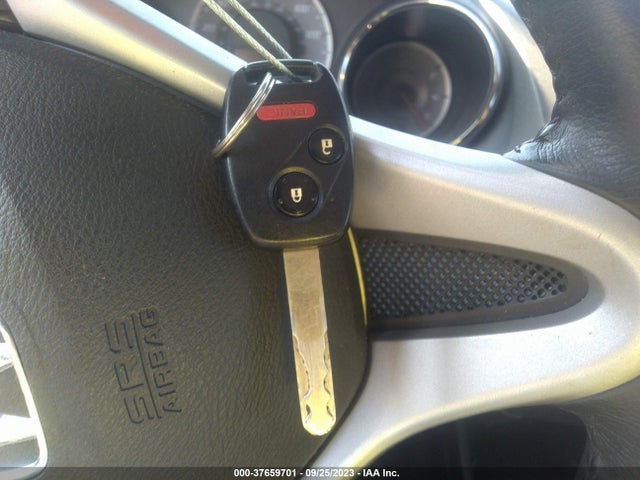 2013 HONDA FIT SPORT VIN: JHMGE8H5XDC013128