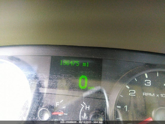 2008 FORD CROWN VICTORIA LX VIN: 2FAFP74V88X132494