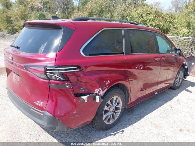 Toyota SIENNA XLE 2021 5TDJRKEC3MS011909 Image 4