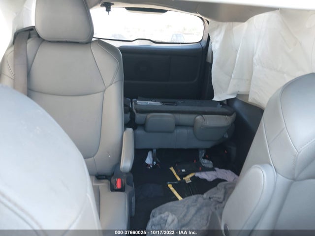 Toyota SIENNA XLE 2021 5TDJRKEC3MS011909 Image 8