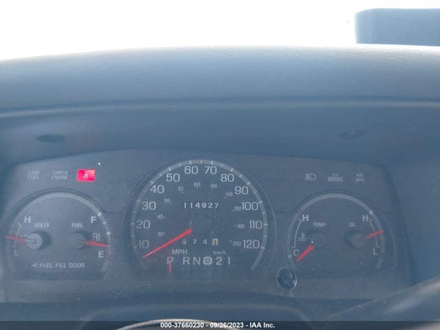 2002 FORD CROWN VICTORIA LX VIN: 2FAFP74W02X102552