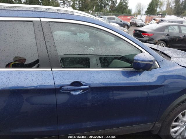 JN1BJ1BW8NW488098 Nissan Rogue Sport Sv