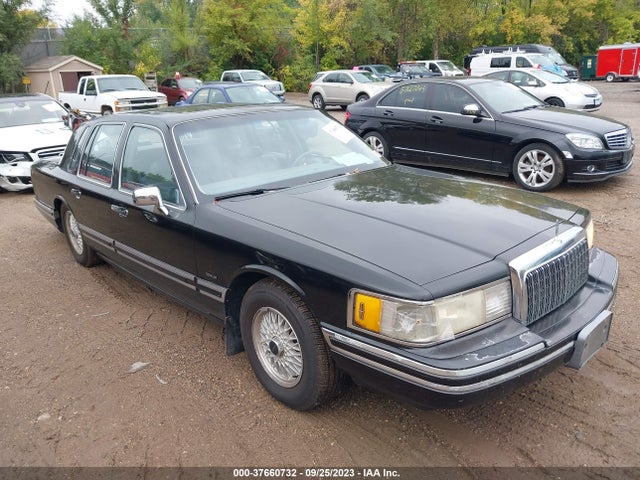1993 LINCOLN TOWN CAR EXECUTIVE VIN: 1LNLM81W0PY613777