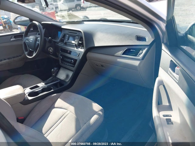 2015 HYUNDAI SONATA 2.4L SE VIN: 5NPE24AF7FH124577