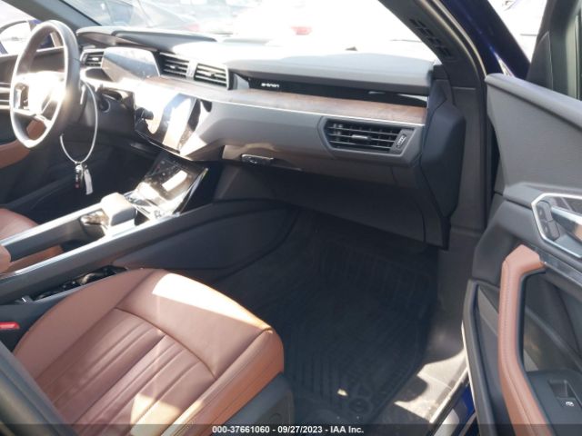WA1AAAGE9NB006989 Audi E-tron Premium Quattro
